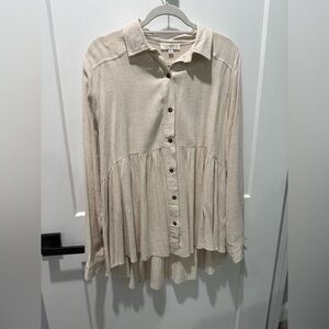 Umgee Women's Cream High low Button-Up Top size